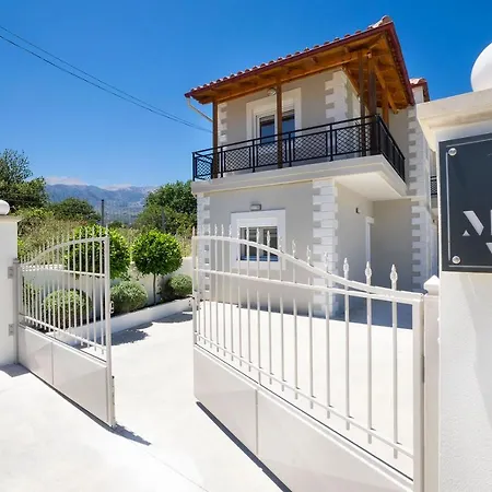 Mm * Hriszí Aktí Haniá